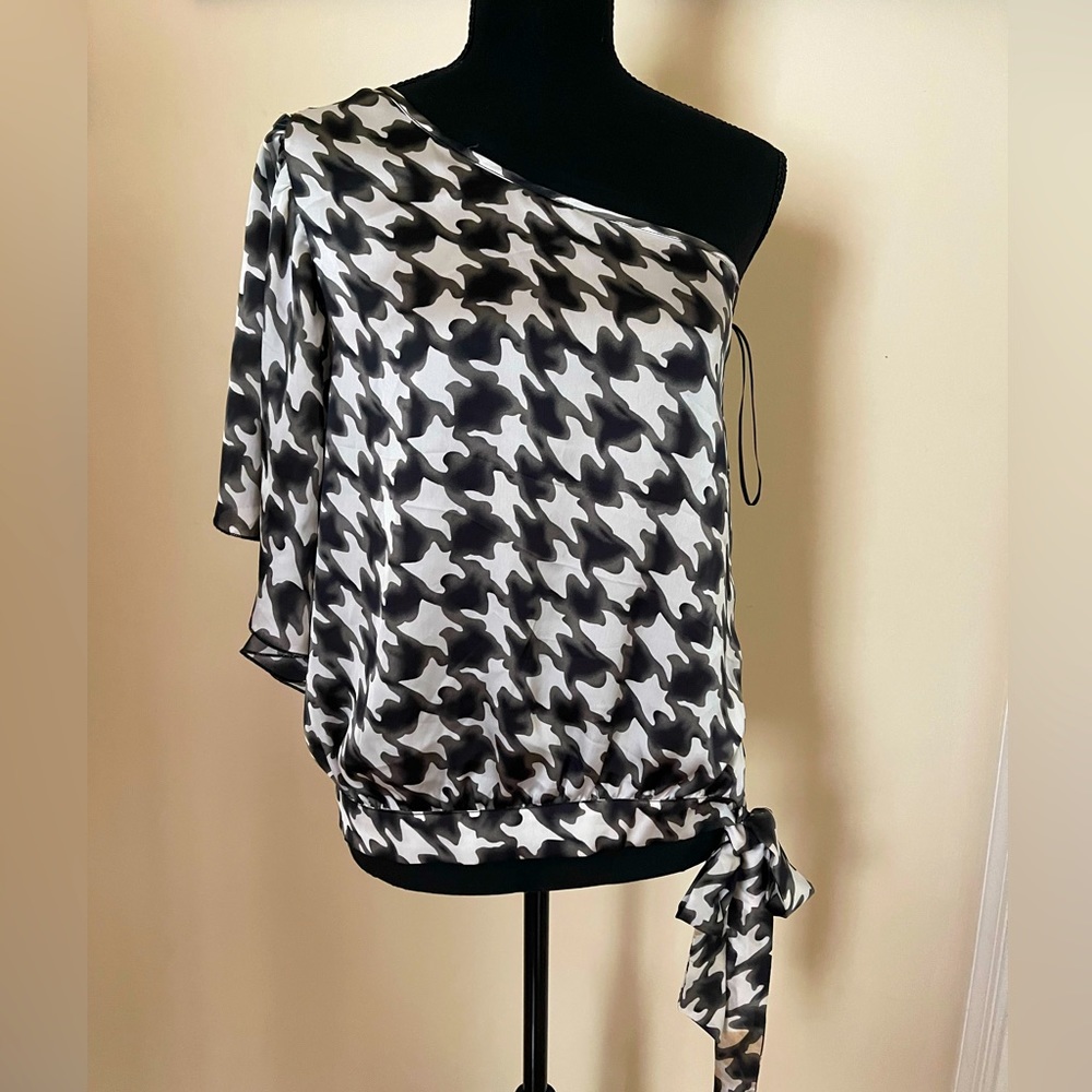 Fashions silk hot one shoulder top for women